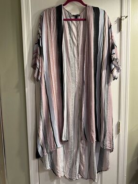 Torrid Multi Stripe Challis Hi-Lo Short Sleeve Kimono Cardigan Ruana - size 1/2